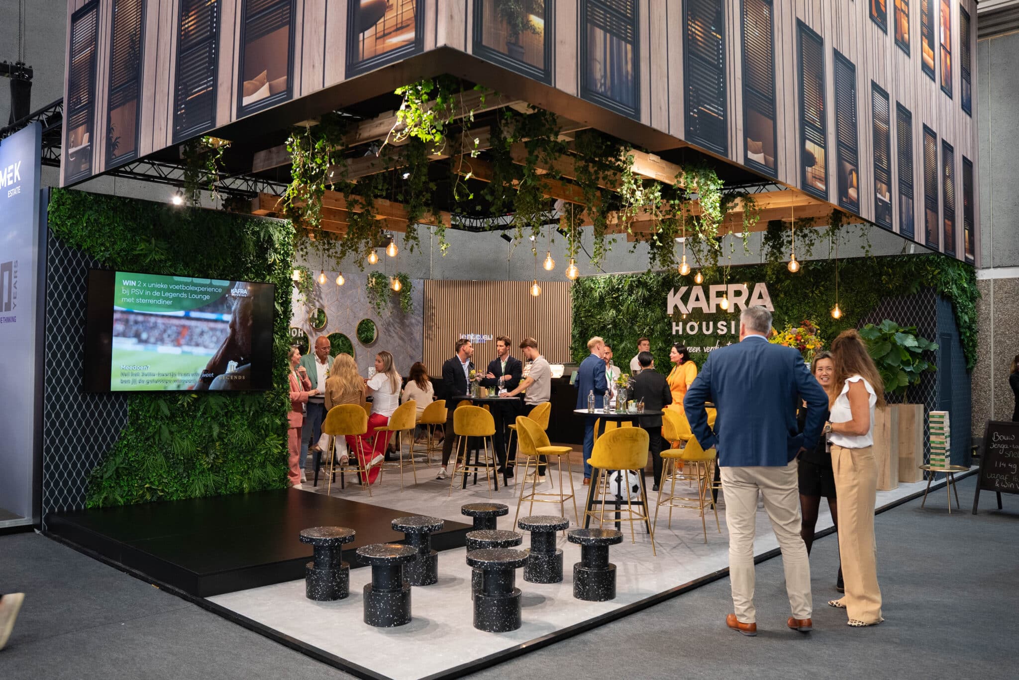 Beursstand KAFRA Housing met toren op PROVADA 2025, ontwerp door Cialona