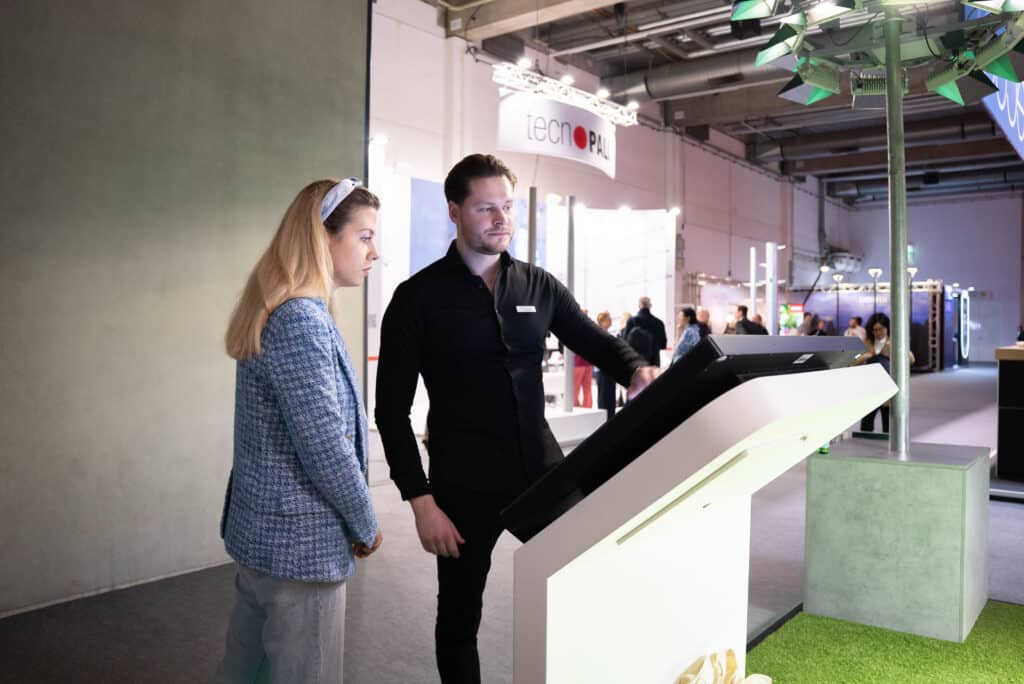 Lumosa-lightbuilding-frankfurt-cialona-standbouw-beursstand